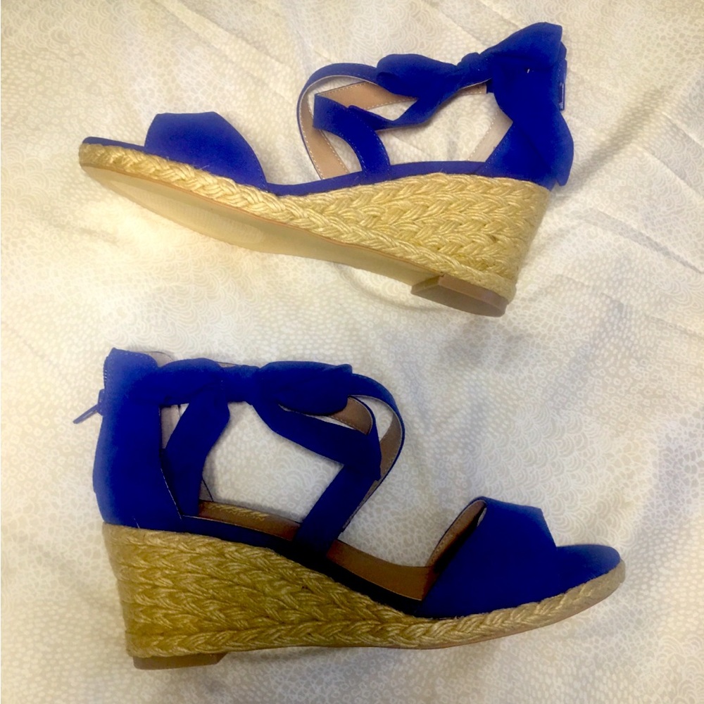 Brand new, never worn! Perfect for Spring/Summer!